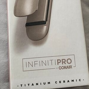 NWT!Conair Infiniti PRO Titanium Ceramic Hair Straightener